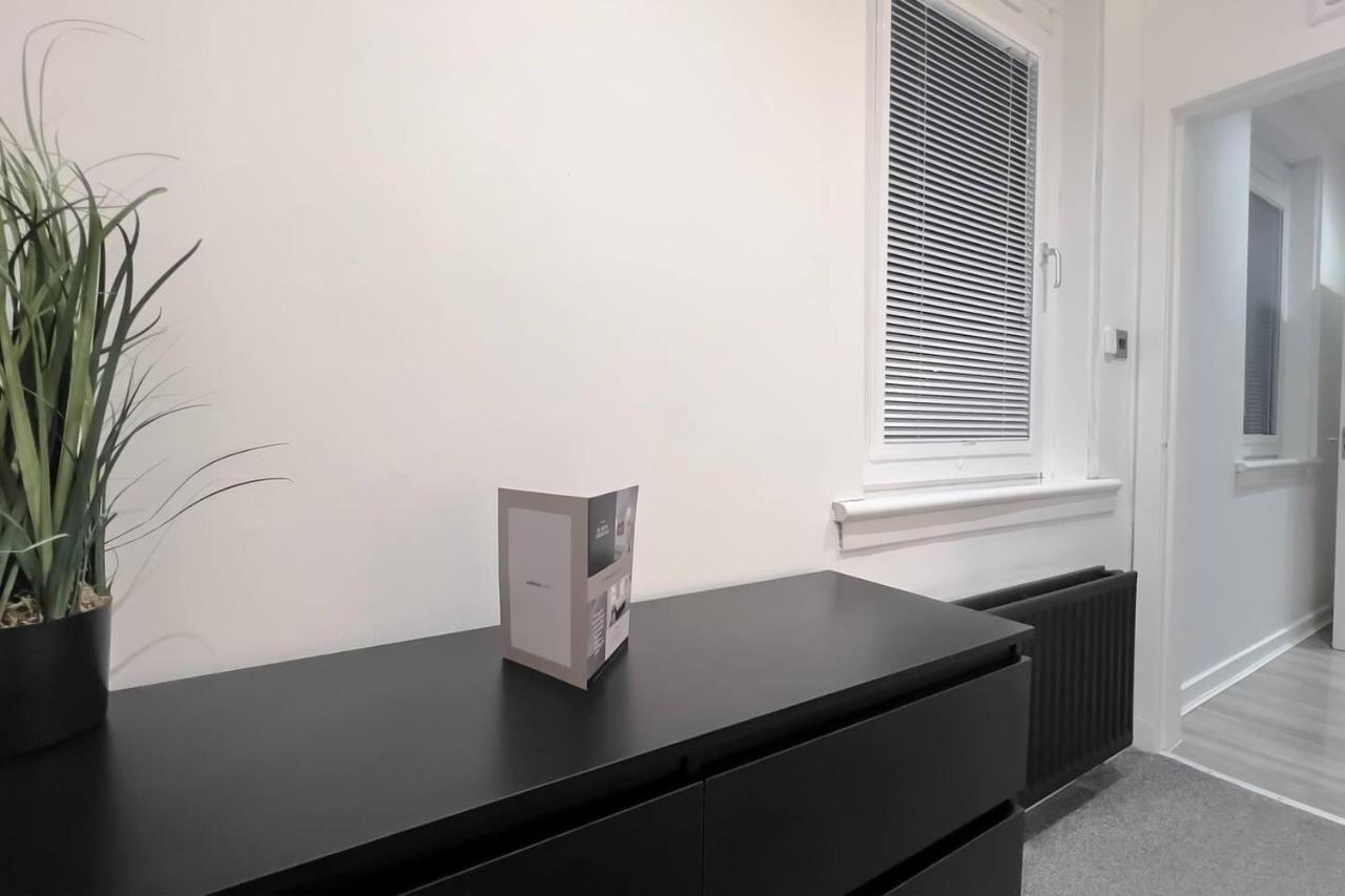Stunning Luxury Apartment Near Motherwell Wishaw  Exteriör bild